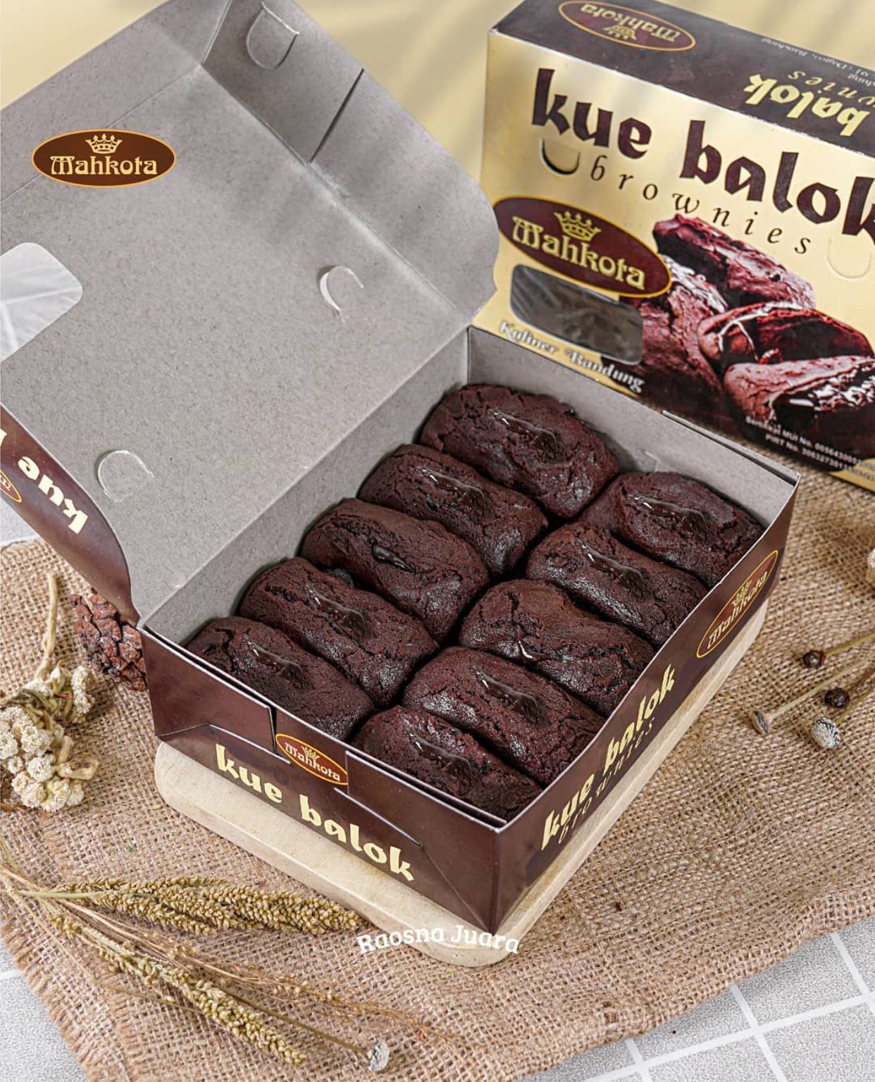 gambar-kue-balok-brownies-mahkota-oleh-oleh-bandung